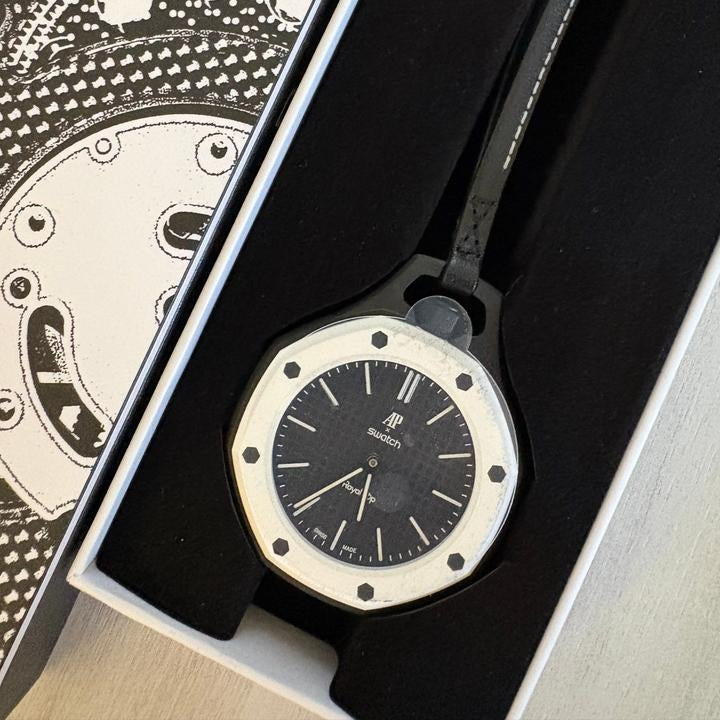 Swatch x AP Royal Pop Black Dial Black Leather Strap Watch for Men - Ocho Negro